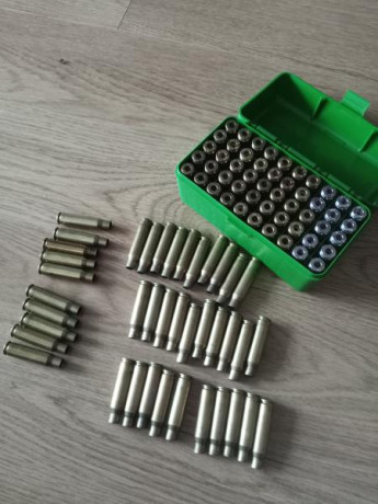 Vendo Caja MTM para 50 cartuchos del 308 y compatibles + 90 vainas variadas de 308w, desempistonadas y 10