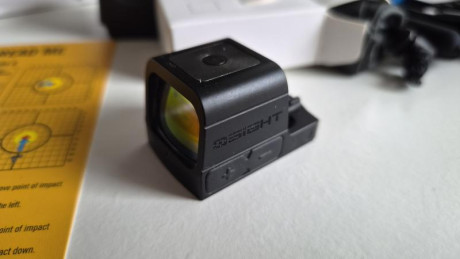 Visor de punto rojo Osight S con lente asférica encapsulada de 21 x 14 mm dentro de una carcasa resistente 02