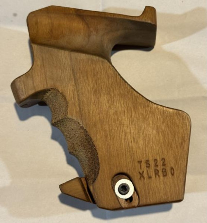 Buenos días,vendo Cacha Tesro talla L, 200 euros ,un saludo. 02