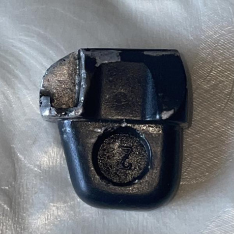 Hola, tengo un cargador de TAURUS PT99 AF 9mm.  y tiene desgastada la zona que activa la palanca de retención 02