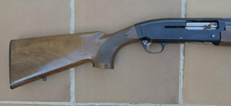 Se vende esta escopeta, antigua, pero repasada por armero y funcionando a la perfección. 71 cm. de cañón, 32