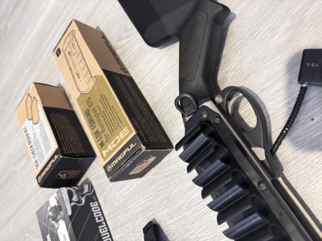 Por no usar, vendo Rem. 870 Marine Magnum customizada Magpul. 
Punto de mira Fibra/tritio Meprolight
Porta 140