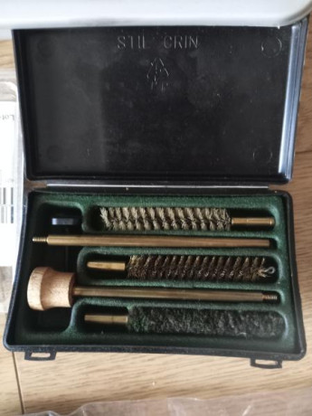 Caja municion portacartuchos Solognac (Decarton), se supone que para 250 cartuchoss del 12 y set variado 00