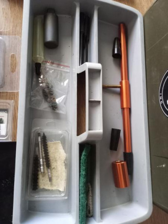 Caja municion portacartuchos Solognac (Decarton), se supone que para 250 cartuchoss del 12 y set variado 12