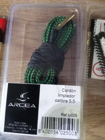 Caja municion portacartuchos Solognac (Decarton), se supone que para 250 cartuchoss del 12 y set variado 21