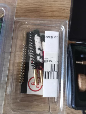 Caja municion portacartuchos Solognac (Decarton), se supone que para 250 cartuchoss del 12 y set variado 20