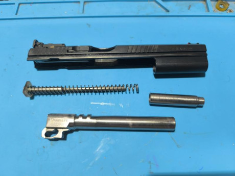 Vendo CZ TS Orange calibre 40 más corredera del 9mm, con 4 cargadores de cada calibre, cachas y fanel 20