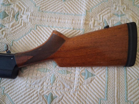 Por exceso de armas vendo esta Browning A5 12/70.
Cañon de 70cm.
Esta muy bien cuidada y mantenida.
Ahora 52