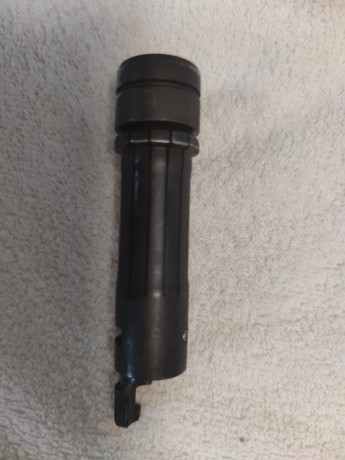 Hola, un compañero va vender un blaser R8 del modelo nuevo (pletinas grabadas en bascula) calibre 9.3*62 70