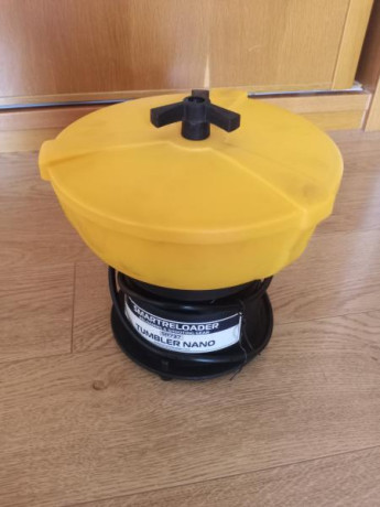 Vendo Limpiavainas Tumbler SMARTRELOADER y 1,5kg de granulado de maíz

El tumblee se uso un par de veces, 01