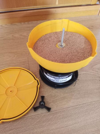 Vendo Limpiavainas Tumbler SMARTRELOADER y 1,5kg de granulado de maíz

El tumblee se uso un par de veces, 00