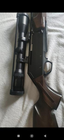 Un amigo vende rifle browning semiautomático long trac calibre 7mm con monturas apel completas y visor 01