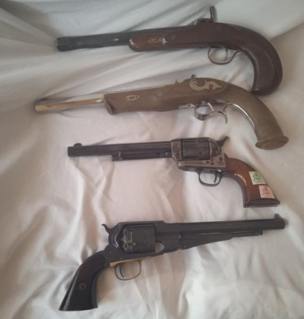 Hola. Un amigo mio, anciano y enfermo, deja la afición y vende sus armas. El caso es que no quiere andar 140