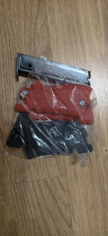 Buenas, un amigo pone a la venta su Star SA  cal .22Lr   el arma esta en muy buen estado mecánico y de 11