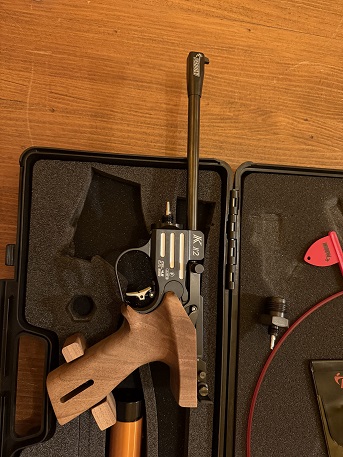 Vendo esta pistola que compré para que mi hijo se iniciara en el tiro, pero.... no le terminó de gustar 00