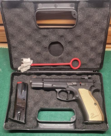Vendo pistola CZ 75 B calibre 9 mm Parabellum con poco uso y muy cuidada, con miras LPA, y mi armero de 00