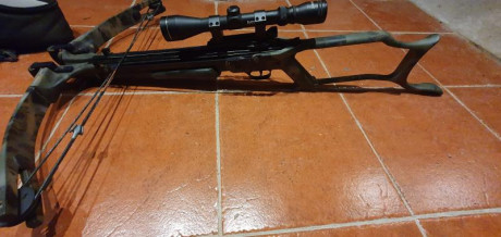 Buenassss. se vende todo el equipo menos la mira: funda, ballesta, flechas con puntas de caza, + puntas, 00