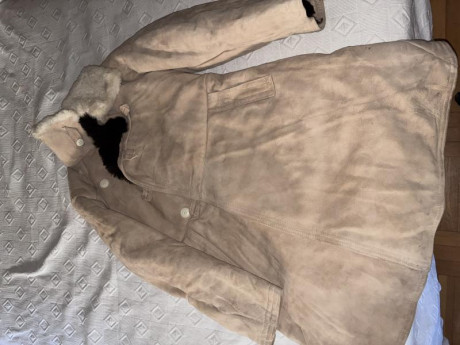 NUEVO

Abrigo Bekesha utilizado por el ejército soviético antes, durante y después de la II GM.

Utilizado 02