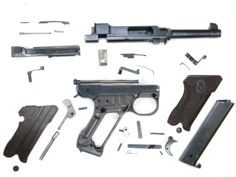 Vendo Husqvarna Lahti M1940, 9 mm. Impoluta, todas las piezas y el pavón originales, números coincidentes, 80
