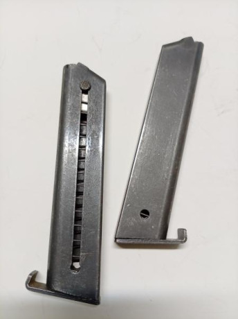 Hola, pongo a la venta 2 cargadores de Lathi Finlandesa L-35 en muy buen estado y una caja original sin 00
