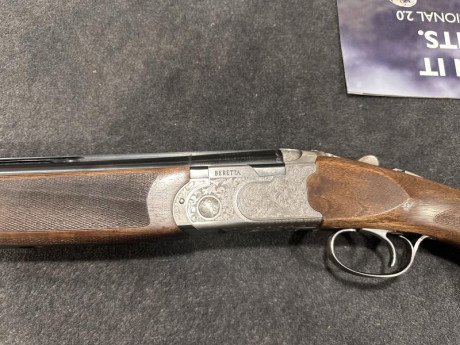 Vendo escopeta Beretta 686 Silver Pidgeon Sporting, con culata b-fast, calibre 12 y cañón de 76, 5 choques 01