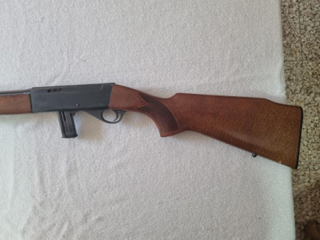 Se vende carabina ANSCHUTZ MODELO 520/61 desmontable en buen estado. Precio 180 euros. Tlf.607609326. 12