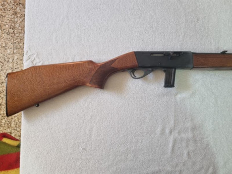 Se vende carabina ANSCHUTZ MODELO 520/61 desmontable en buen estado. Precio 180 euros. Tlf.607609326. 10