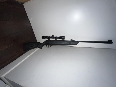 ven esta hacha Striker S, en calibre 5,5. 
Tiene muy poco uso, solo para latear. 
No dispongo de factura 01