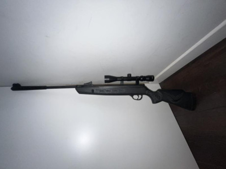 ven esta hacha Striker S, en calibre 5,5. 
Tiene muy poco uso, solo para latear. 
No dispongo de factura 00