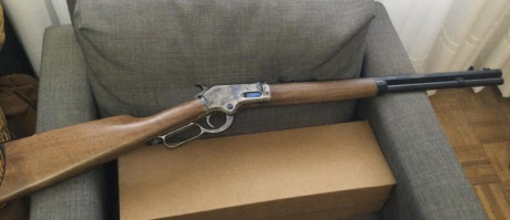 Este rifle ya lo presente hace tiempo en el foro, y repetiré lo dicho: El arma vino sin ajustar, y dando 01