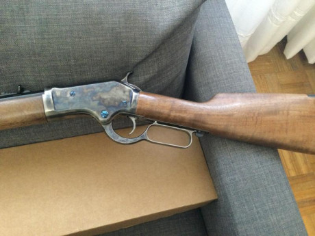 Este rifle ya lo presente hace tiempo en el foro, y repetiré lo dicho: El arma vino sin ajustar, y dando 00