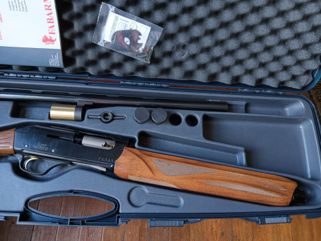 Se vende escopeta Fabarm Lion H368..
Ojo. No es mía. Me ha dicho un amigo que se lo ponga en venta.
Tiene 22