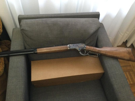 Este rifle ya lo presente hace tiempo en el foro, y repetiré lo dicho: El arma vino sin ajustar, y dando 12