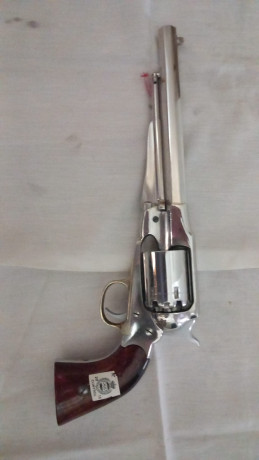 Un amigo vende dos revolver uberti new model army uno en inox y el otro en pavón, están en Zaragoza el 00