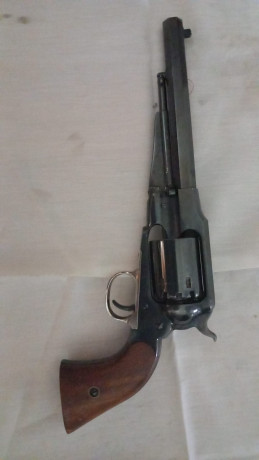 Un amigo vende dos revolver uberti new model army uno en inox y el otro en pavón, están en Zaragoza el 10
