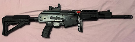 Buenas tardes,

Vendo escopeta semiautomática SDM AK-12. Ideal para IPSC. Al arma le acompañan tres cargadores 01