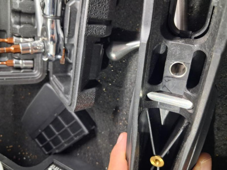 Se vende solo el rifle con el carril.
Cañon pesado Varmint.
Se compro por capricho, pero no practico la 40