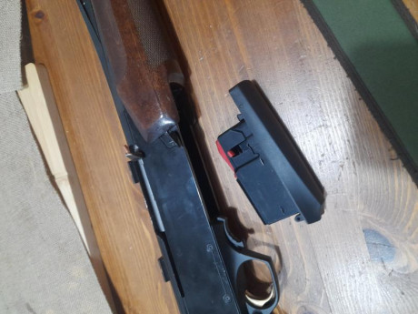 Un amigo vende este arma.
Tiene minimo uso con muy pocos disparos, aunque si tiene algunas marcas propias 01
