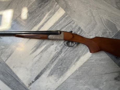 Se vende paralela calibre 20 tiene algunas picadoras en el pavonado.
250€ 00