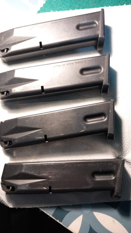 Se vende lote de 4 cargadores para Beretta 92F, los cargadores están en Zaragoza y el precio son 80€ para 00