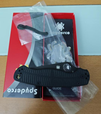 Navaja nueva de colección, sin usar, original demostrable con factura de compra en tienda. Se manda con 02