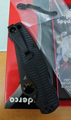 Navaja nueva de colección, sin usar, original demostrable con factura de compra en tienda. Se manda con 12