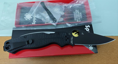 Navaja nueva de colección, sin usar, original demostrable con factura de compra en tienda. Se manda con 11