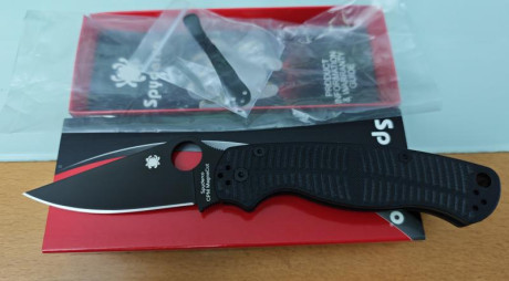 Navaja nueva de colección, sin usar, original demostrable con factura de compra en tienda. Se manda con 10