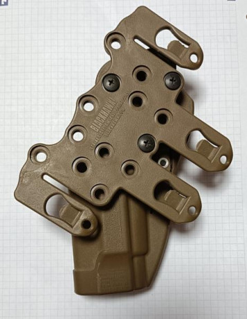 Funda BlackHawk CQC Beretta 92 96 con plataforma para molle. Estado perfecto. Color arena. 50€ gastos 01