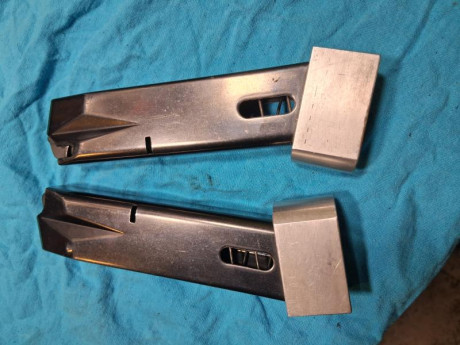 Cambio  2 cargadores para la pistola LLAMA 82/87  por un cargador monoilera para pistola 1911 del 45 ACP.
659987973 01