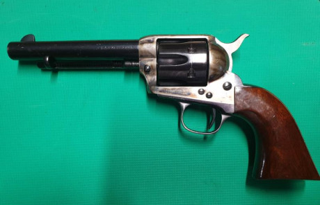 SE VENDE REVOLVER UBERTI CATTLEMAN 1873
EN CALIBRE .357 MAGNUM.
ESTADO DE CONSERVACIÓN MUY BUENO TAL Y 01