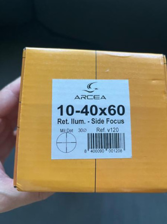 Vendo visor Arcea 10-40x60 Retícula iluminada Side Focus Mildot. Lo usaba en carabinas PCP. Incluye 2 01