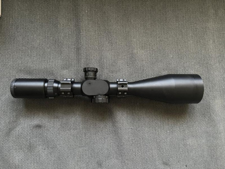 Vendo visor Arcea 10-40x60 Retícula iluminada Side Focus Mildot. Lo usaba en carabinas PCP. Incluye 2 10