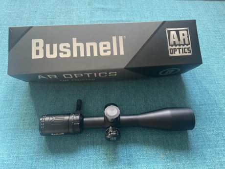 Vendo este magnífico visor, Bushnell original. Tubo de pulgada, 10 metros de paralaje mínimo , muy nítido, 00